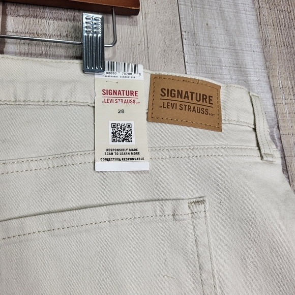 Levi's Heritage High Rise Loose Crop Jeans. Plus Sized. 28W - Picture 9 of 16